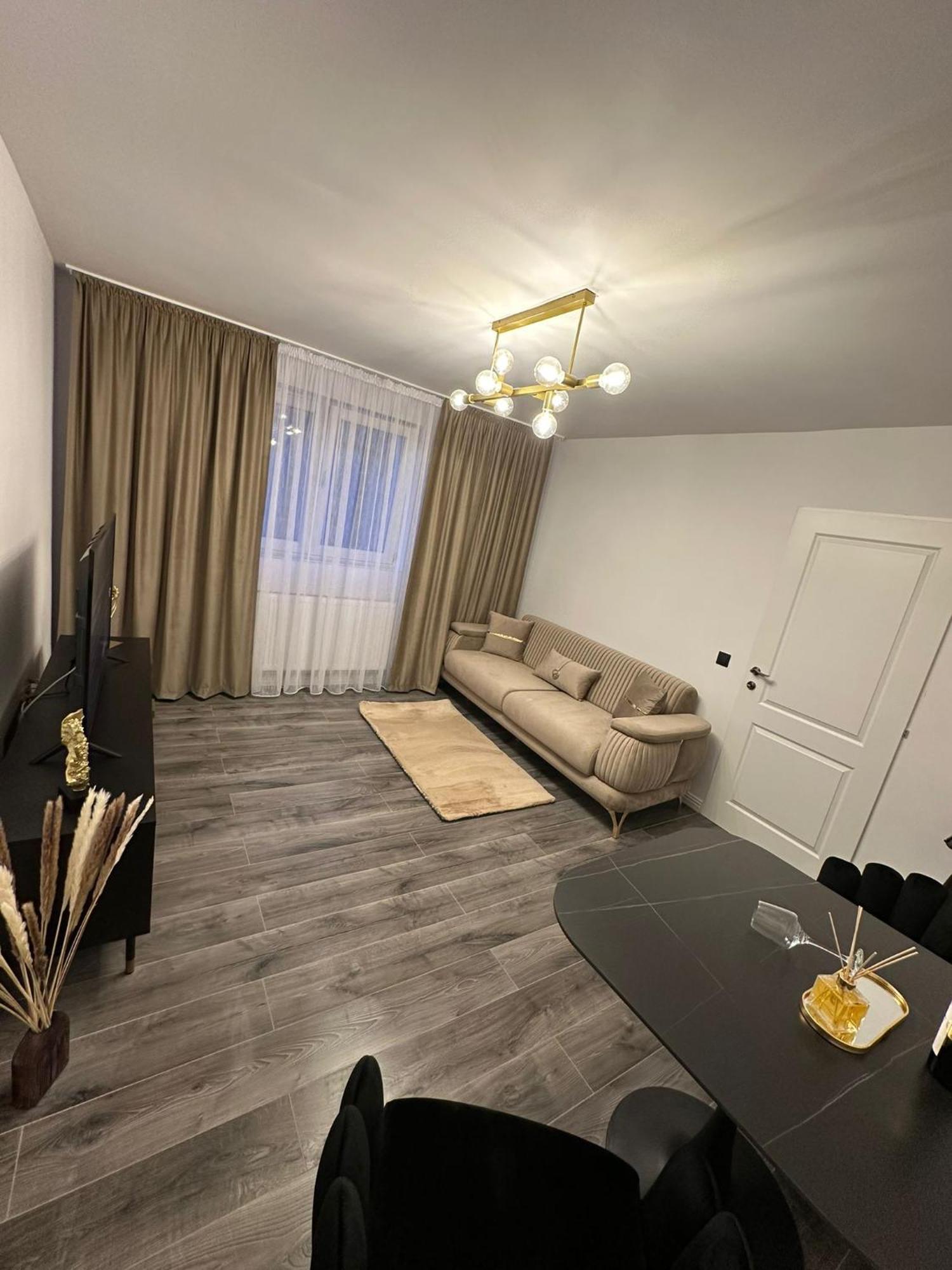 Evelyn Apartment Bistriţa Екстериор снимка